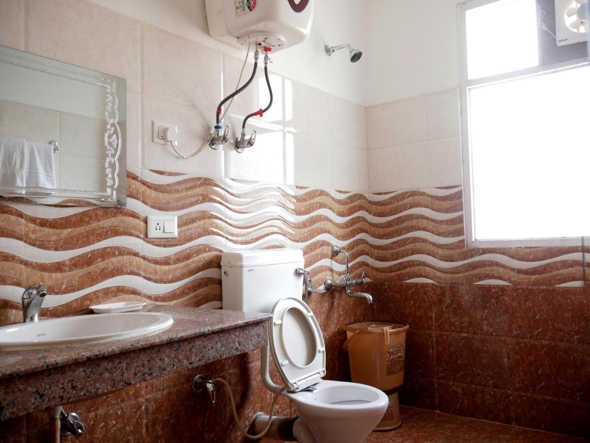 New Ambika International Mall Road Hotel Manāli Dış mekan fotoğraf
