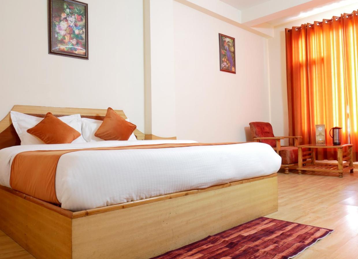 New Ambika International Mall Road Hotel Manāli Dış mekan fotoğraf