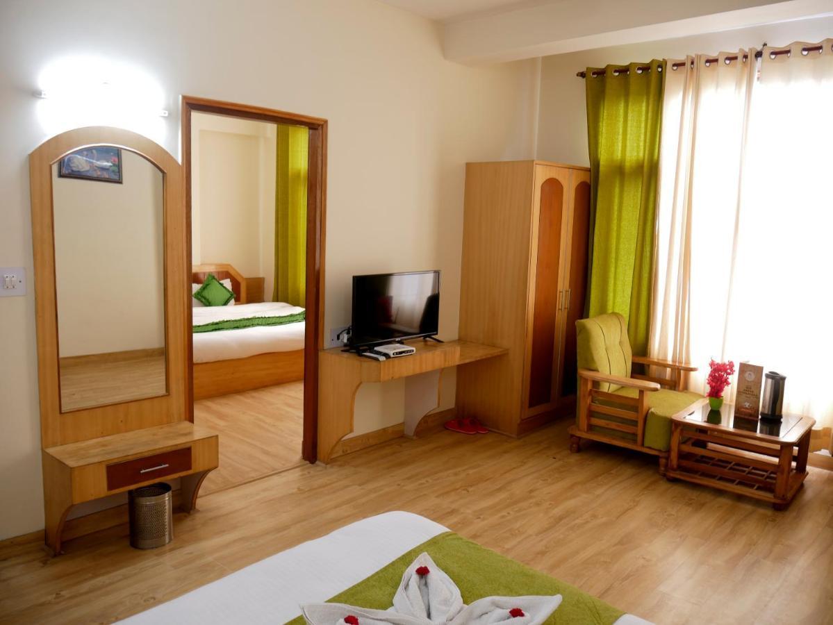 New Ambika International Mall Road Hotel Manāli Dış mekan fotoğraf