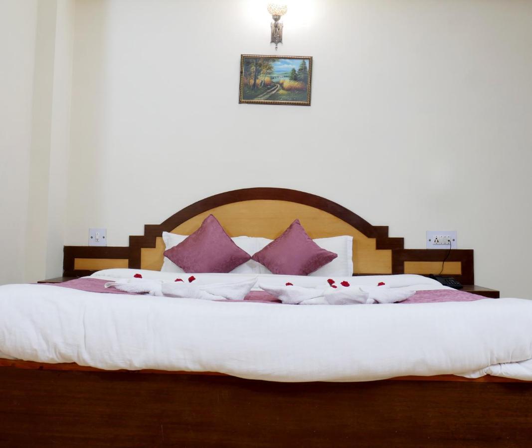 New Ambika International Mall Road Hotel Manāli Dış mekan fotoğraf