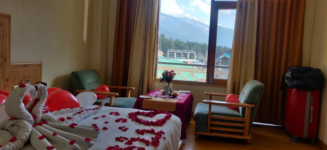New Ambika International Mall Road Hotel Manāli Dış mekan fotoğraf