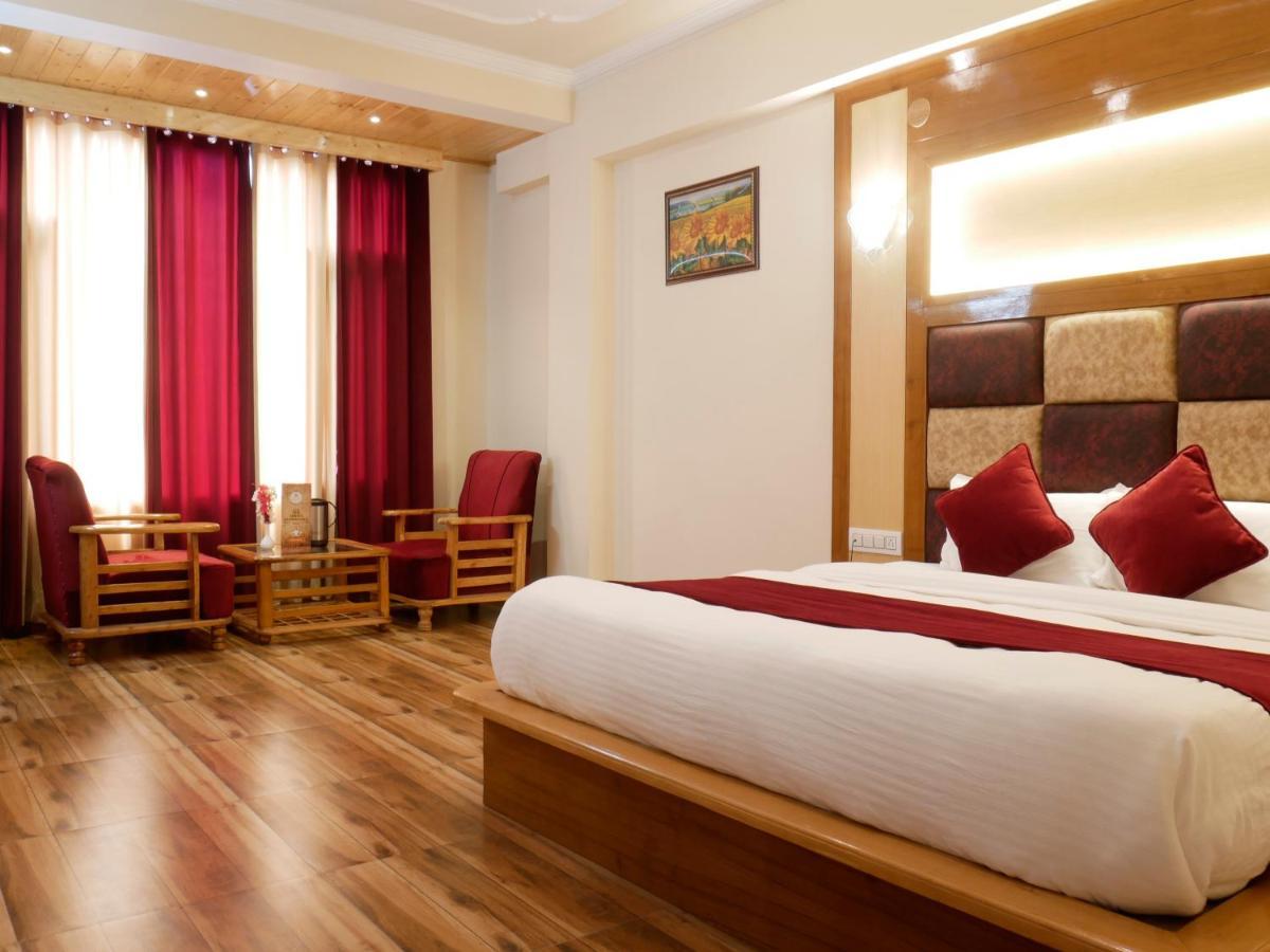 New Ambika International Mall Road Hotel Manāli Dış mekan fotoğraf
