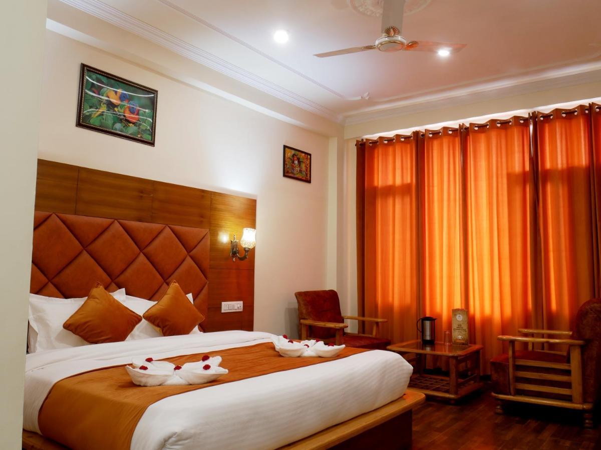 New Ambika International Mall Road Hotel Manāli Dış mekan fotoğraf