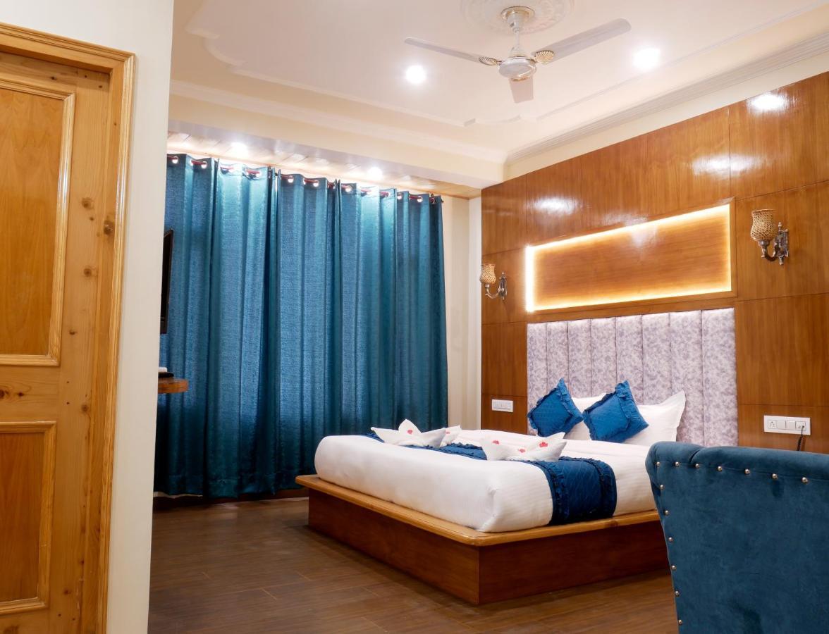 New Ambika International Mall Road Hotel Manāli Dış mekan fotoğraf