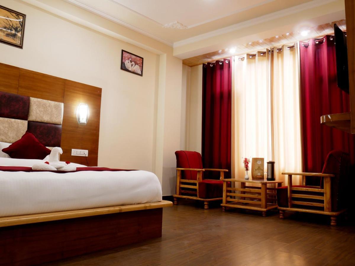 New Ambika International Mall Road Hotel Manāli Dış mekan fotoğraf