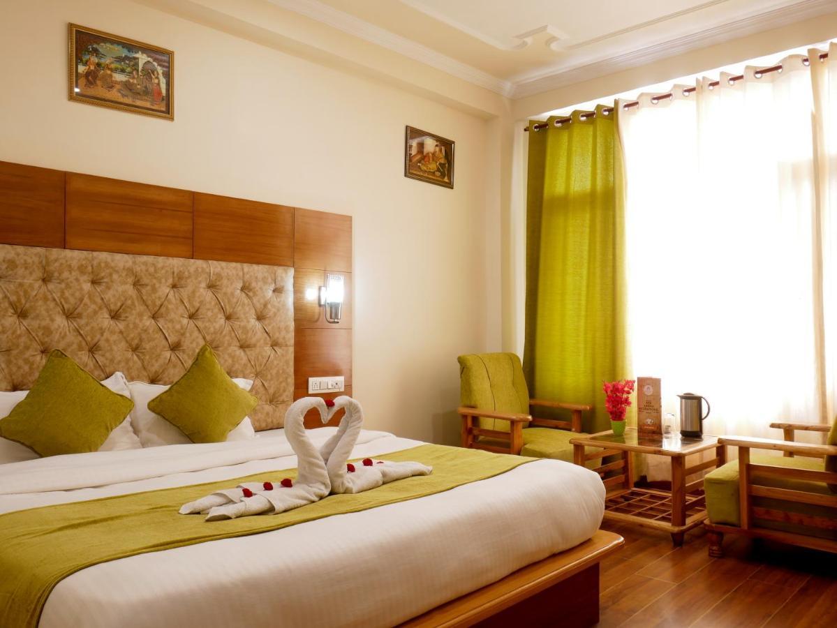 New Ambika International Mall Road Hotel Manāli Dış mekan fotoğraf