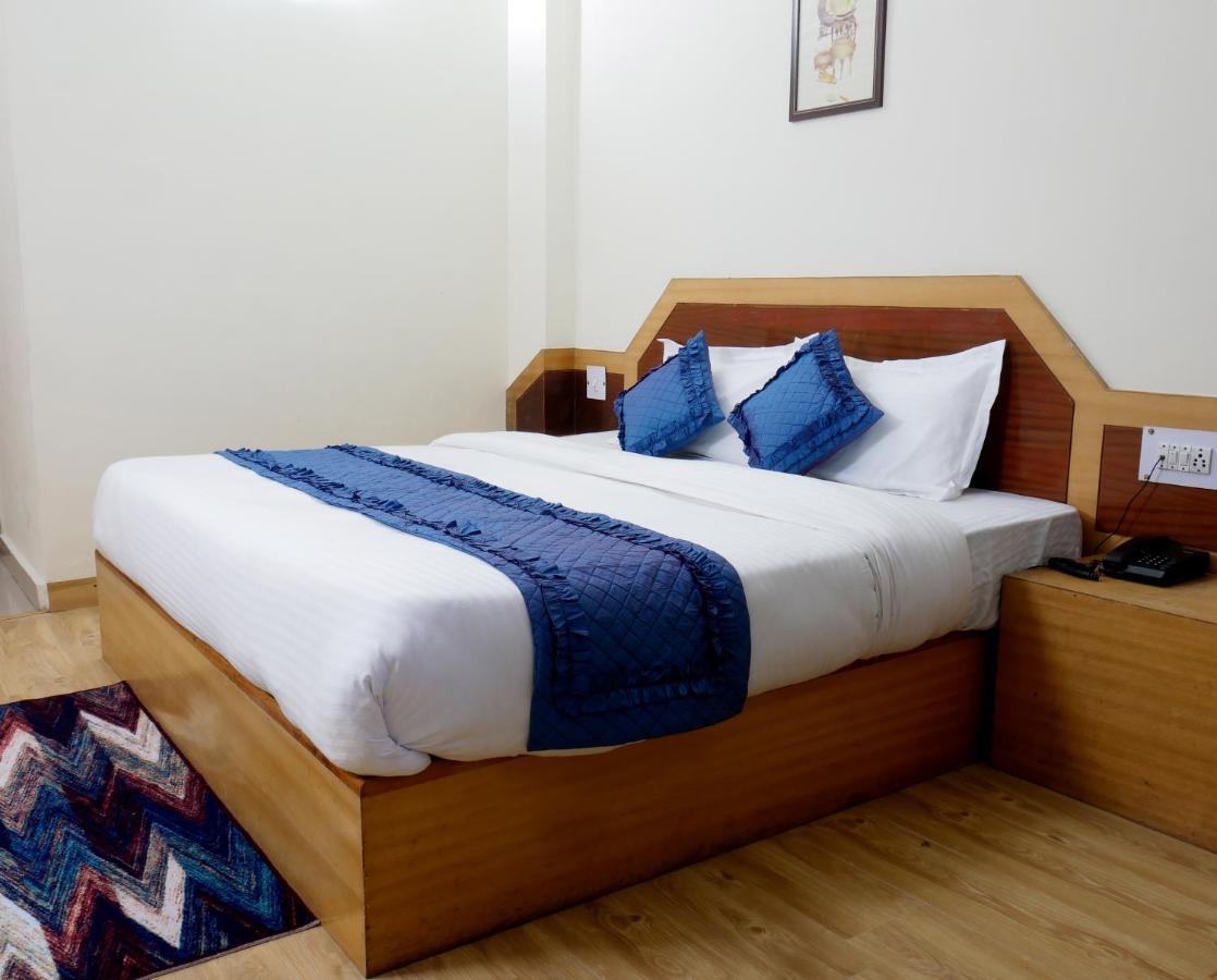 New Ambika International Mall Road Hotel Manāli Dış mekan fotoğraf