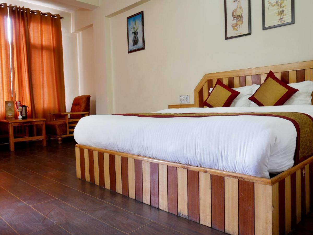 New Ambika International Mall Road Hotel Manāli Dış mekan fotoğraf