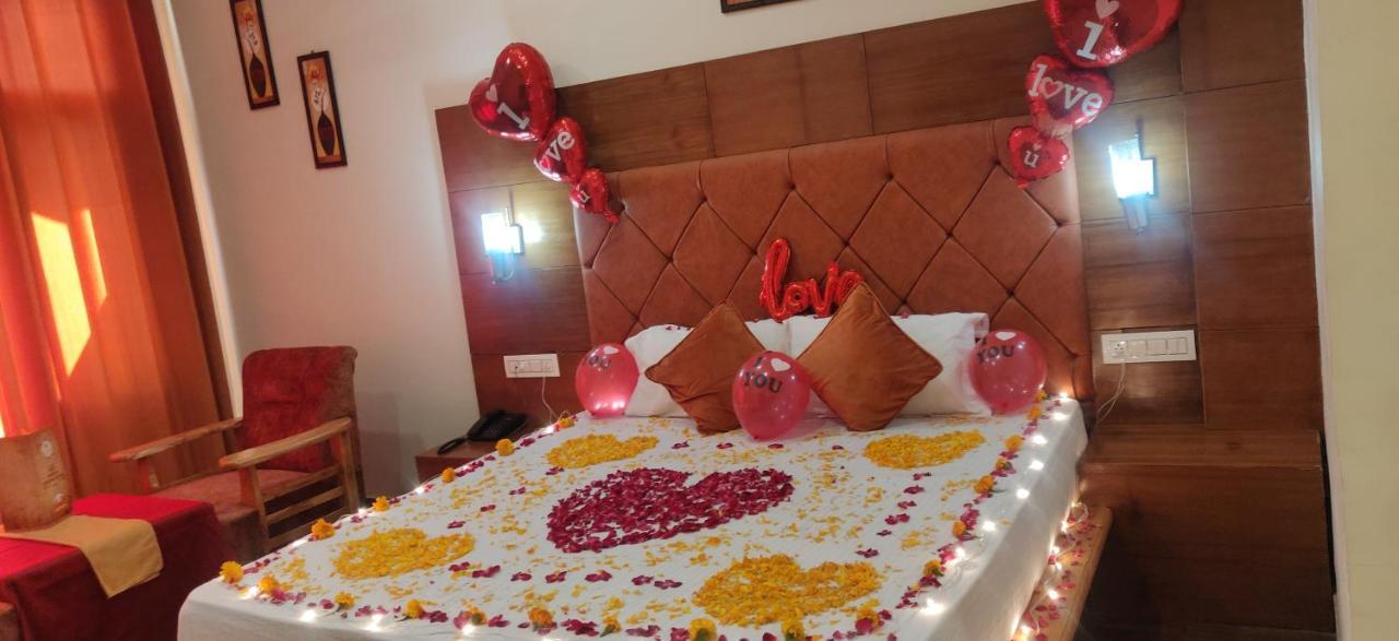 New Ambika International Mall Road Hotel Manāli Dış mekan fotoğraf