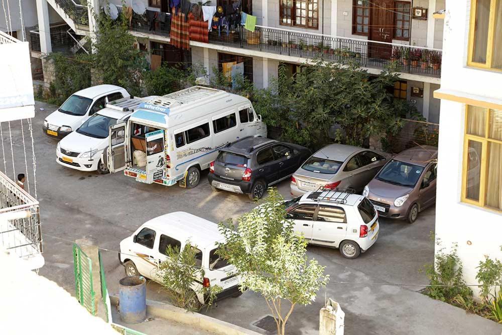 New Ambika International Mall Road Hotel Manāli Dış mekan fotoğraf